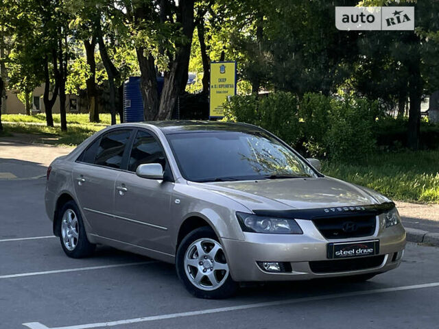 Хендай Соната, объемом двигателя 2 л и пробегом 214 тыс. км за 6799 $, фото 7 на Automoto.ua