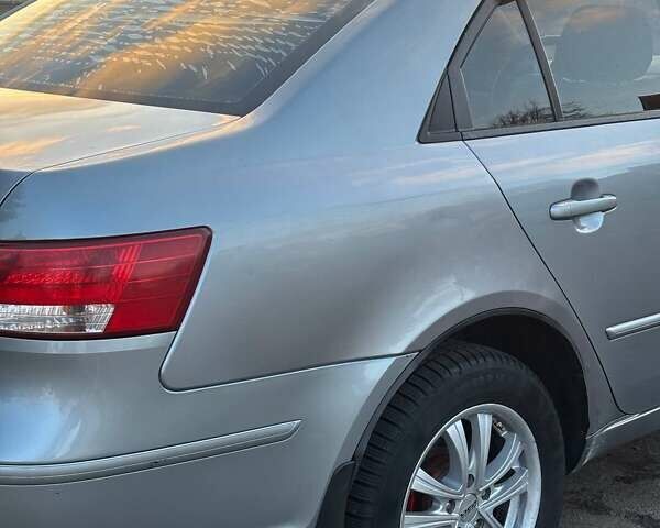 Хендай Соната, объемом двигателя 2 л и пробегом 284 тыс. км за 4700 $, фото 4 на Automoto.ua