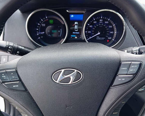 Хендай Соната, об'ємом двигуна 2.4 л та пробігом 205 тис. км за 8700 $, фото 11 на Automoto.ua