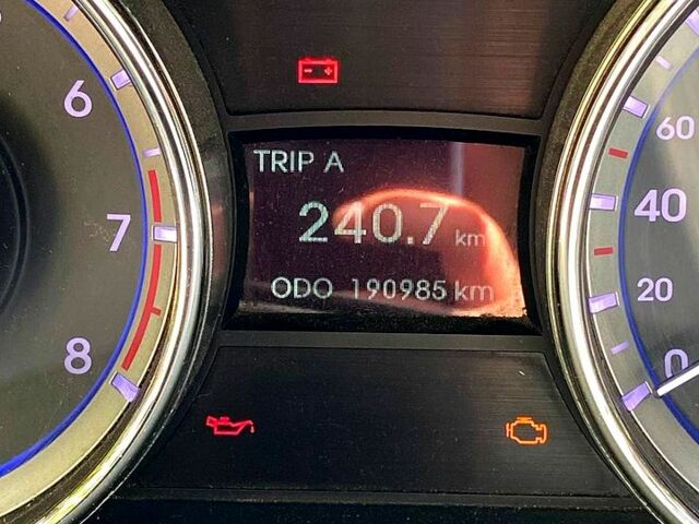 Хендай Соната, об'ємом двигуна 2 л та пробігом 190 тис. км за 11000 $, фото 4 на Automoto.ua
