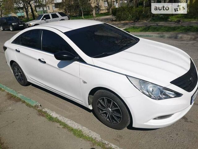 Хендай Соната, об'ємом двигуна 2 л та пробігом 198 тис. км за 8500 $, фото 3 на Automoto.ua