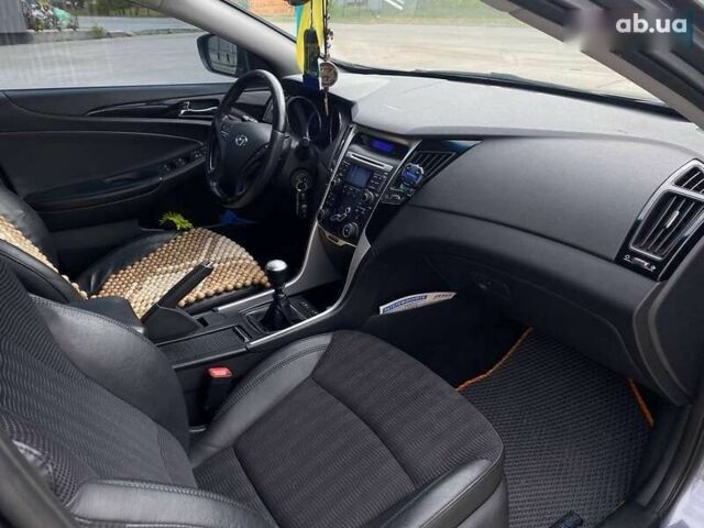 Хендай Соната, об'ємом двигуна 2.4 л та пробігом 210 тис. км за 9490 $, фото 17 на Automoto.ua