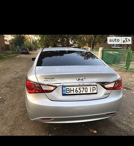 Хендай Соната, об'ємом двигуна 2.4 л та пробігом 82 тис. км за 8500 $, фото 2 на Automoto.ua