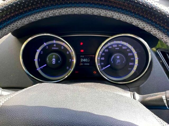 Хендай Соната, об'ємом двигуна 2 л та пробігом 190 тис. км за 11000 $, фото 5 на Automoto.ua