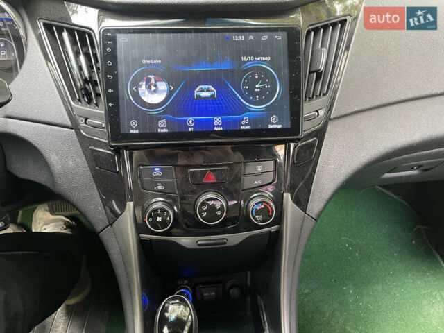 Хендай Соната, об'ємом двигуна 2 л та пробігом 252 тис. км за 6700 $, фото 10 на Automoto.ua