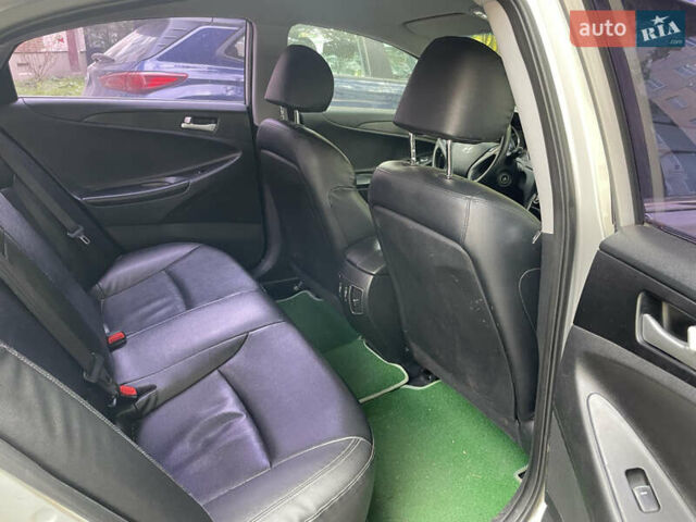 Хендай Соната, об'ємом двигуна 2 л та пробігом 252 тис. км за 6700 $, фото 6 на Automoto.ua