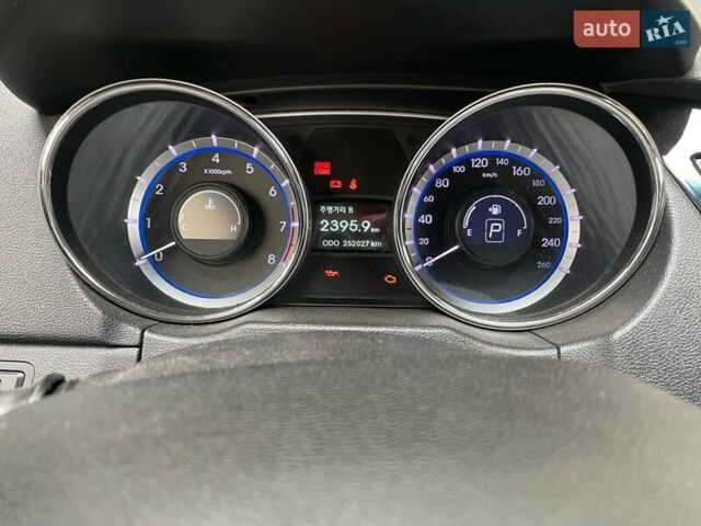 Хендай Соната, об'ємом двигуна 2 л та пробігом 252 тис. км за 6700 $, фото 9 на Automoto.ua