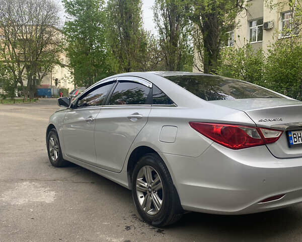 Хендай Соната, объемом двигателя 2 л и пробегом 372 тыс. км за 8700 $, фото 5 на Automoto.ua