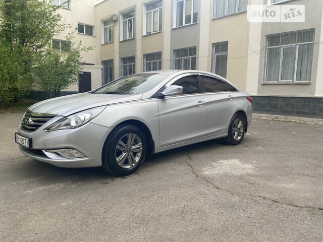 Хендай Соната, объемом двигателя 2 л и пробегом 372 тыс. км за 8700 $, фото 1 на Automoto.ua