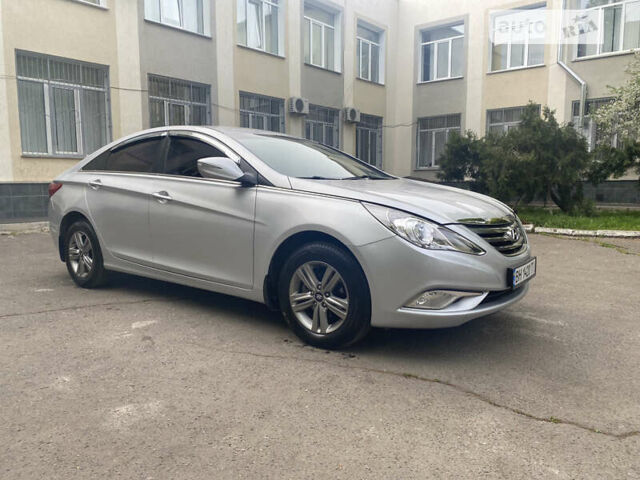 Хендай Соната, об'ємом двигуна 2 л та пробігом 372 тис. км за 8700 $, фото 2 на Automoto.ua