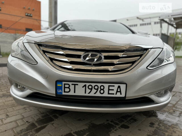 Хендай Соната, об'ємом двигуна 2 л та пробігом 141 тис. км за 8500 $, фото 3 на Automoto.ua