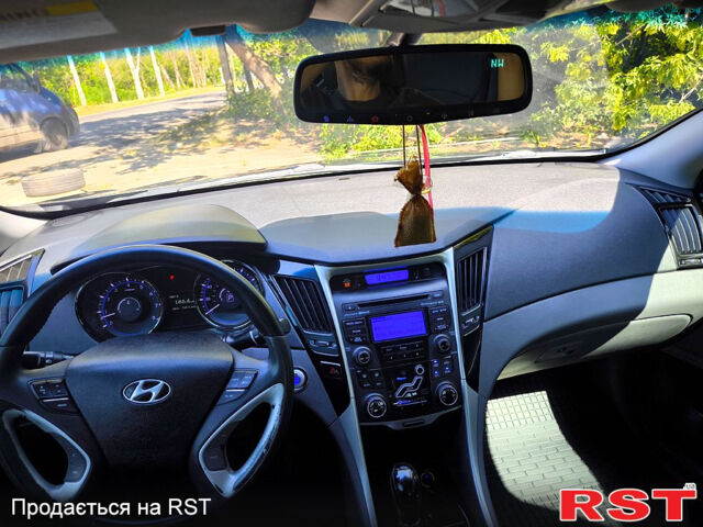 Хендай Соната, об'ємом двигуна 2.4 л та пробігом 120 тис. км за 8000 $, фото 5 на Automoto.ua