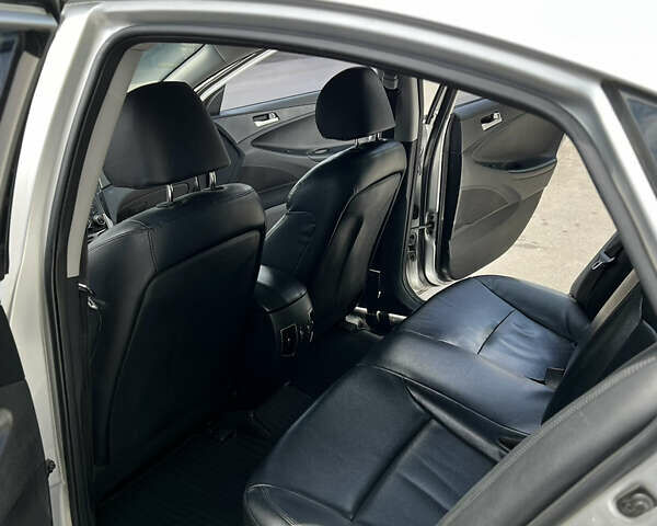 Хендай Соната, об'ємом двигуна 2 л та пробігом 168 тис. км за 8500 $, фото 13 на Automoto.ua