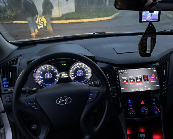 Хендай Соната, объемом двигателя 2 л и пробегом 321 тыс. км за 6999 $, фото 10 на Automoto.ua