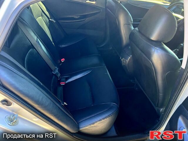 Хендай Соната, объемом двигателя 2 л и пробегом 280 тыс. км за 6999 $, фото 6 на Automoto.ua