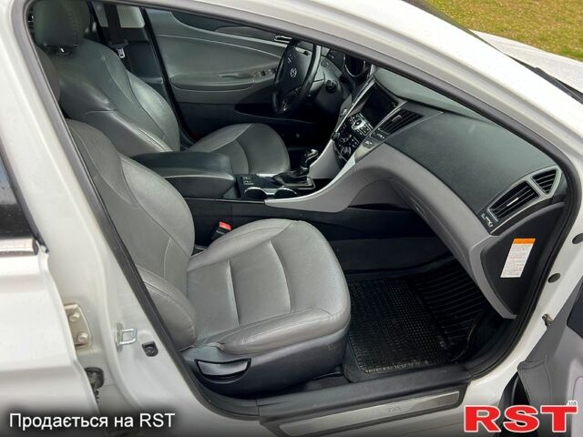 Хендай Соната, объемом двигателя 2.4 л и пробегом 195 тыс. км за 8500 $, фото 10 на Automoto.ua