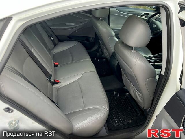 Хендай Соната, объемом двигателя 2.4 л и пробегом 195 тыс. км за 8500 $, фото 9 на Automoto.ua