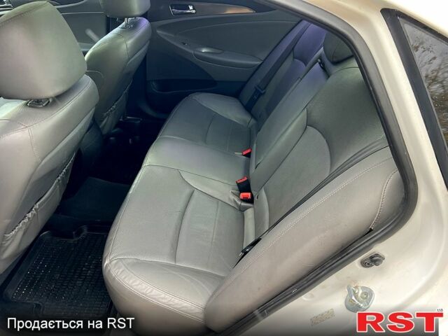 Хендай Соната, объемом двигателя 2.4 л и пробегом 195 тыс. км за 8500 $, фото 7 на Automoto.ua