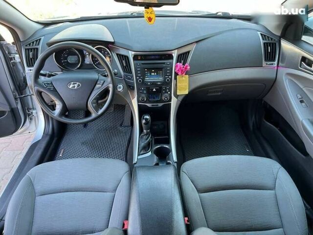 Хендай Соната, об'ємом двигуна 0 л та пробігом 160 тис. км за 9999 $, фото 14 на Automoto.ua