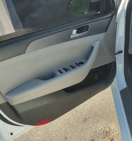 Хендай Соната, объемом двигателя 2.36 л и пробегом 220 тыс. км за 7350 $, фото 8 на Automoto.ua