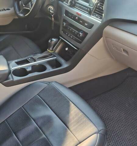 Хендай Соната, объемом двигателя 2.36 л и пробегом 220 тыс. км за 7350 $, фото 2 на Automoto.ua