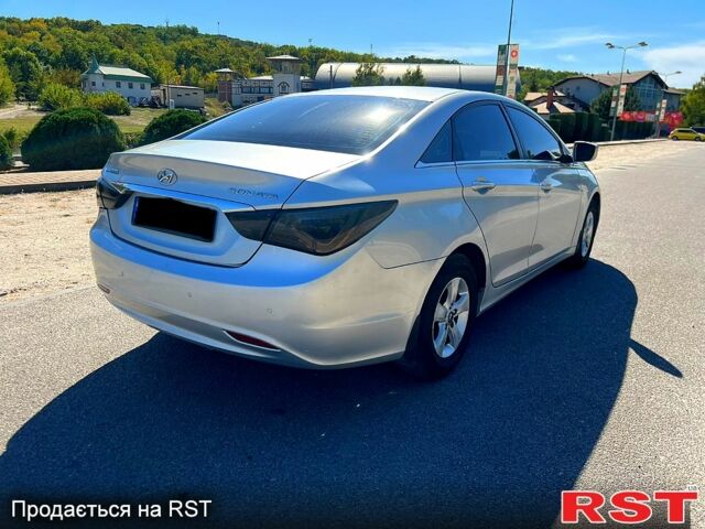 Хендай Соната, объемом двигателя 2 л и пробегом 280 тыс. км за 6999 $, фото 4 на Automoto.ua