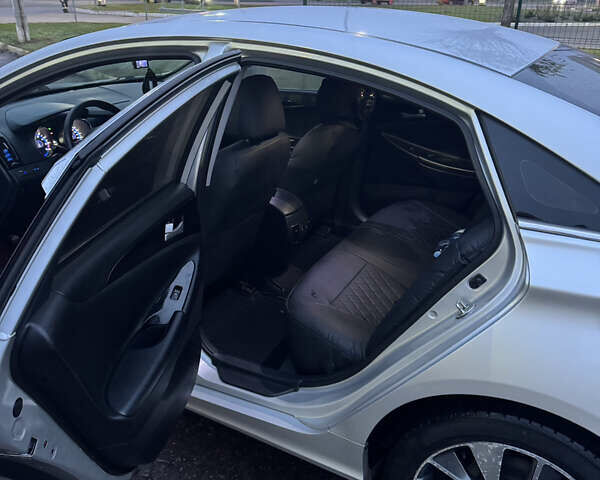 Хендай Соната, объемом двигателя 2 л и пробегом 321 тыс. км за 6999 $, фото 5 на Automoto.ua