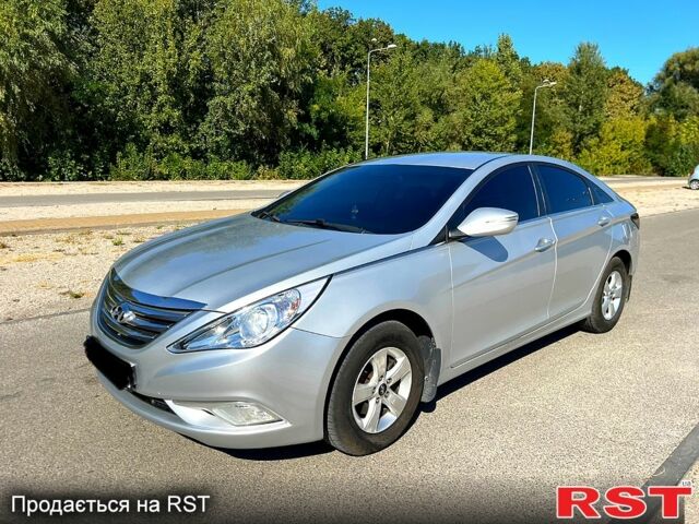 Хендай Соната, объемом двигателя 2 л и пробегом 280 тыс. км за 6999 $, фото 2 на Automoto.ua