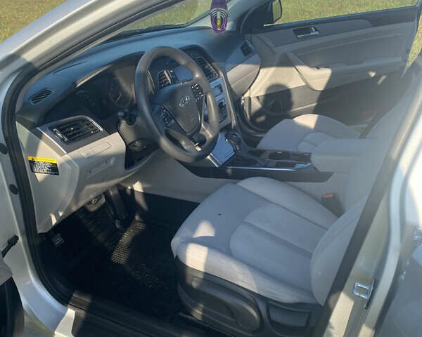 Хендай Соната, объемом двигателя 2 л и пробегом 138 тыс. км за 13400 $, фото 10 на Automoto.ua