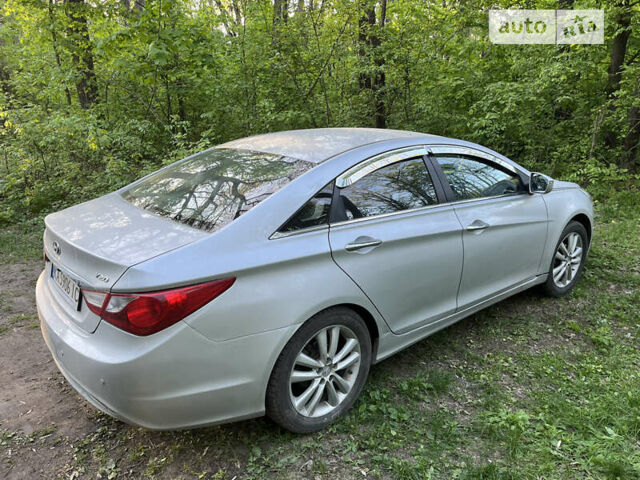 Хендай Соната, объемом двигателя 2 л и пробегом 251 тыс. км за 8200 $, фото 3 на Automoto.ua