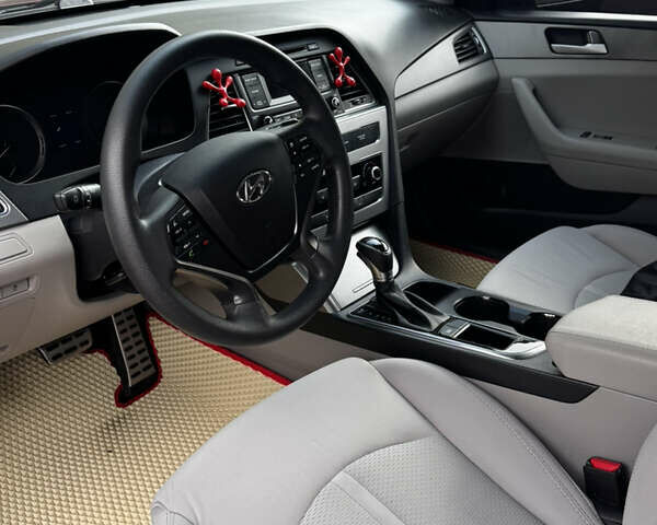 Хендай Соната, объемом двигателя 2.4 л и пробегом 190 тыс. км за 10300 $, фото 2 на Automoto.ua