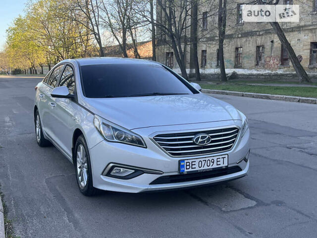 Хендай Соната, об'ємом двигуна 2 л та пробігом 189 тис. км за 11300 $, фото 5 на Automoto.ua