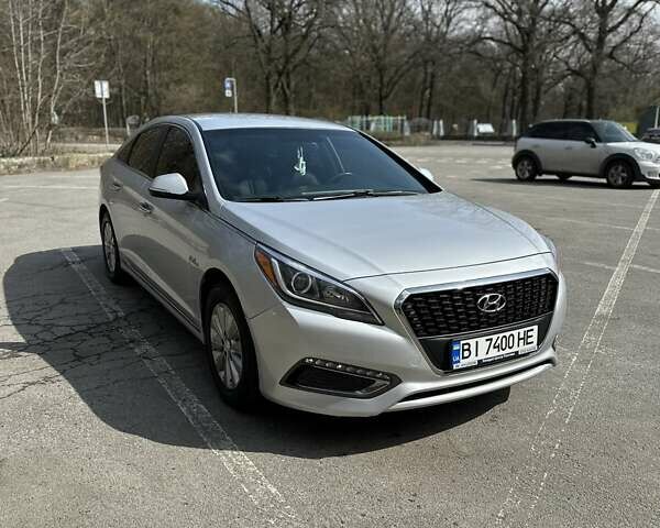 Хендай Соната, объемом двигателя 2 л и пробегом 443 тыс. км за 10950 $, фото 2 на Automoto.ua