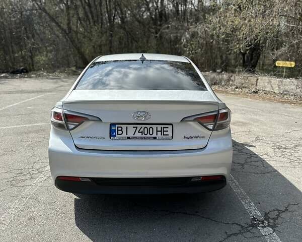 Хендай Соната, объемом двигателя 2 л и пробегом 443 тыс. км за 10950 $, фото 5 на Automoto.ua