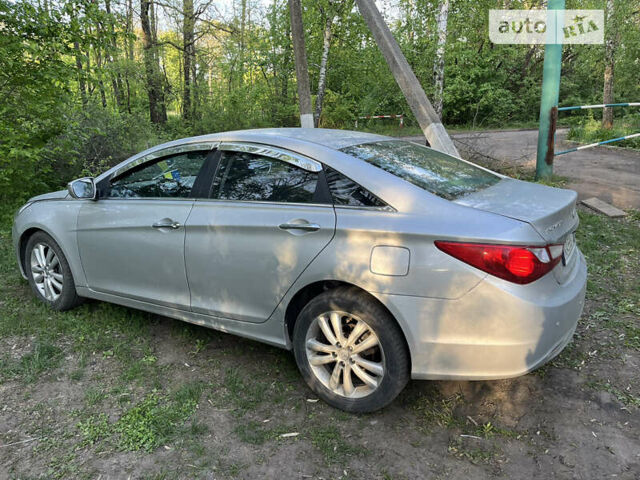 Хендай Соната, об'ємом двигуна 2 л та пробігом 251 тис. км за 8200 $, фото 1 на Automoto.ua