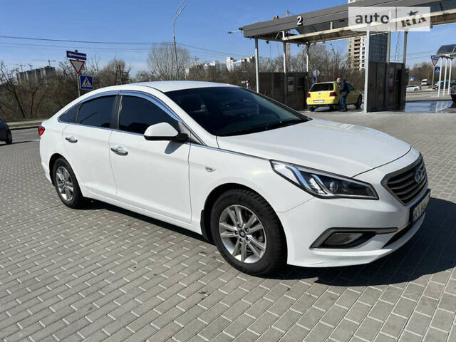 Хендай Соната, об'ємом двигуна 2 л та пробігом 365 тис. км за 8990 $, фото 4 на Automoto.ua