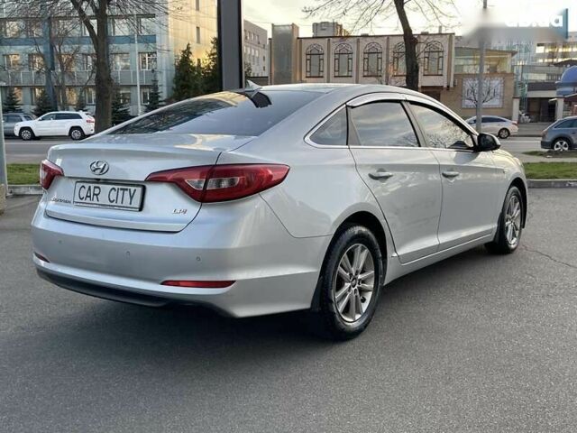 Хендай Соната, об'ємом двигуна 2 л та пробігом 383 тис. км за 7900 $, фото 4 на Automoto.ua