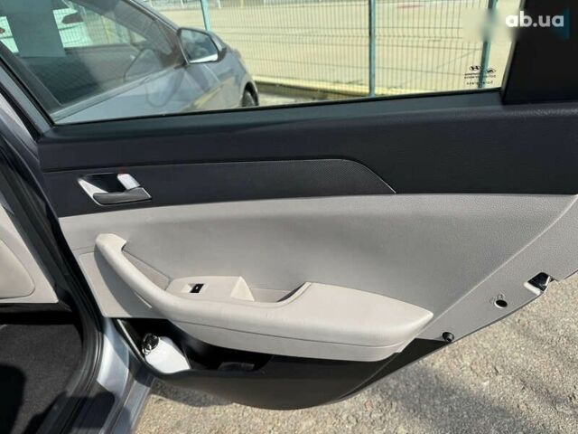 Хендай Соната, об'ємом двигуна 2.4 л та пробігом 131 тис. км за 8990 $, фото 28 на Automoto.ua