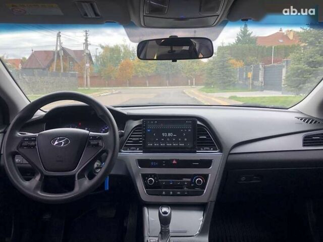 Хендай Соната, об'ємом двигуна 2 л та пробігом 225 тис. км за 9990 $, фото 10 на Automoto.ua