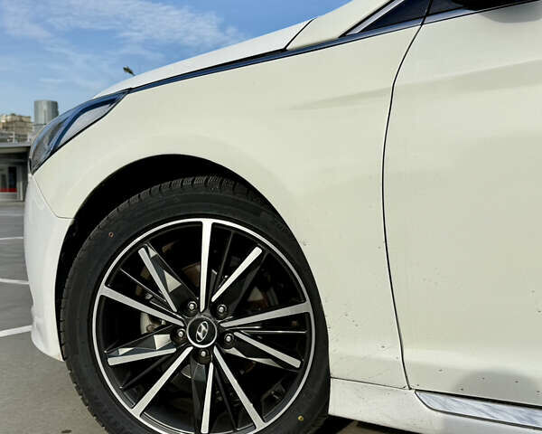 Хендай Соната, объемом двигателя 2 л и пробегом 144 тыс. км за 10500 $, фото 3 на Automoto.ua