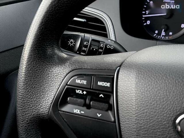Хендай Соната, об'ємом двигуна 2 л та пробігом 383 тис. км за 7900 $, фото 21 на Automoto.ua