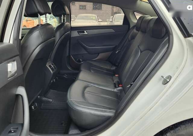 Хендай Соната, об'ємом двигуна 2 л та пробігом 485 тис. км за 9490 $, фото 7 на Automoto.ua