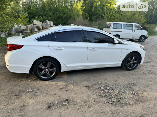 Хендай Соната, об'ємом двигуна 2 л та пробігом 223 тис. км за 10500 $, фото 8 на Automoto.ua