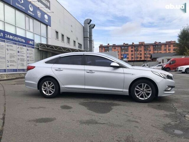 Хендай Соната, об'ємом двигуна 2 л та пробігом 361 тис. км за 9490 $, фото 4 на Automoto.ua
