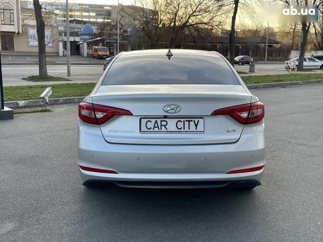 Хендай Соната, об'ємом двигуна 2 л та пробігом 383 тис. км за 7900 $, фото 5 на Automoto.ua