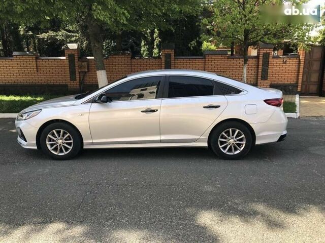 Хендай Соната, об'ємом двигуна 2 л та пробігом 389 тис. км за 11290 $, фото 7 на Automoto.ua
