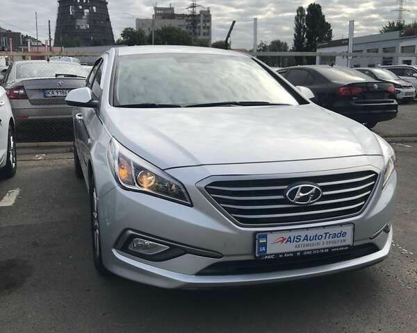 Хендай Соната 2017 у Києві на Automoto.ua Хендай Соната, об'ємом двигуна 2 л та пробігом 429 тис. км за 9990 $, фото 2 на Automoto.ua