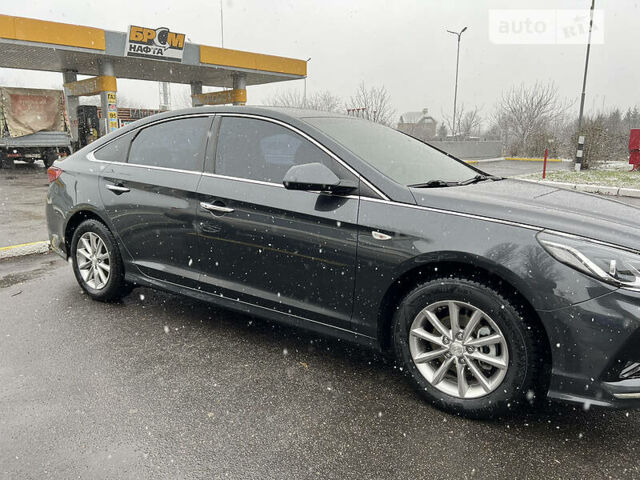 Хендай Соната, объемом двигателя 2 л и пробегом 230 тыс. км за 15500 $, фото 4 на Automoto.ua