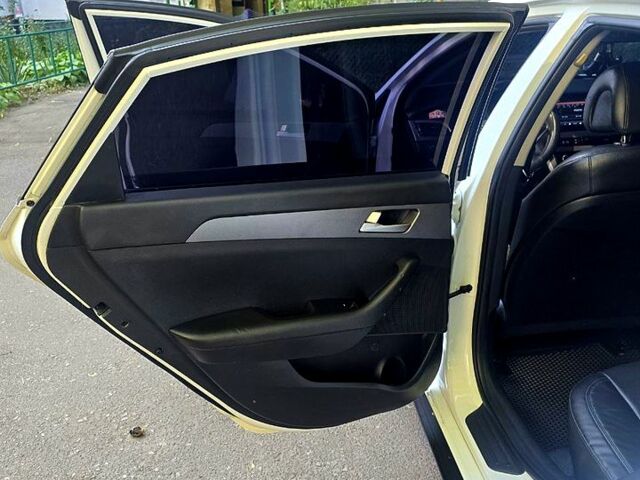 Хендай Соната, объемом двигателя 2 л и пробегом 205 тыс. км за 10000 $, фото 12 на Automoto.ua