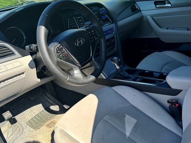 Хендай Соната, об'ємом двигуна 2.4 л та пробігом 175 тис. км за 10950 $, фото 5 на Automoto.ua